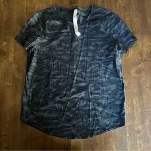 Lululemon 4 Top T Shirt Camo Performance Tech Sporty Gym Running Military